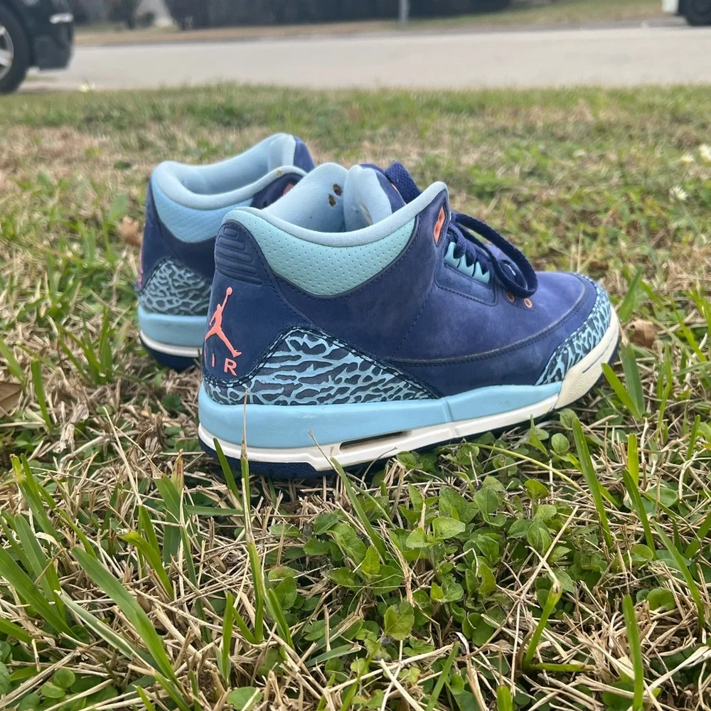 AIR JORDAN 3 RETRO GG (GS) PURPLE DUST - Picture 2 of 11